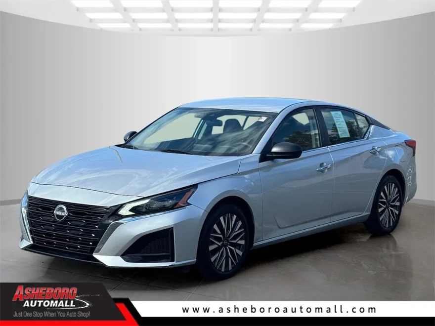 2024 Nissan Altima 2.5 SV photo 1