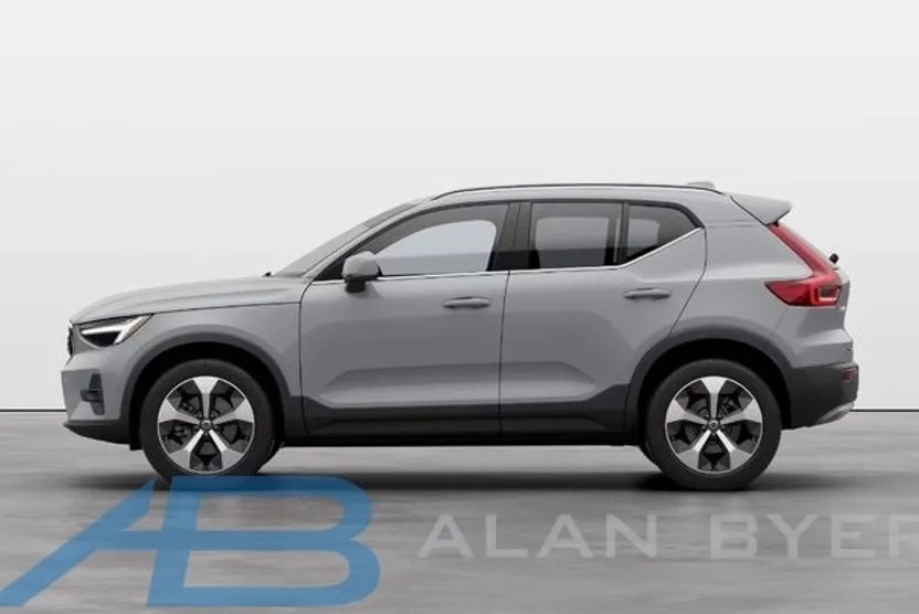 2025 Volvo XC40 Plus photo 1