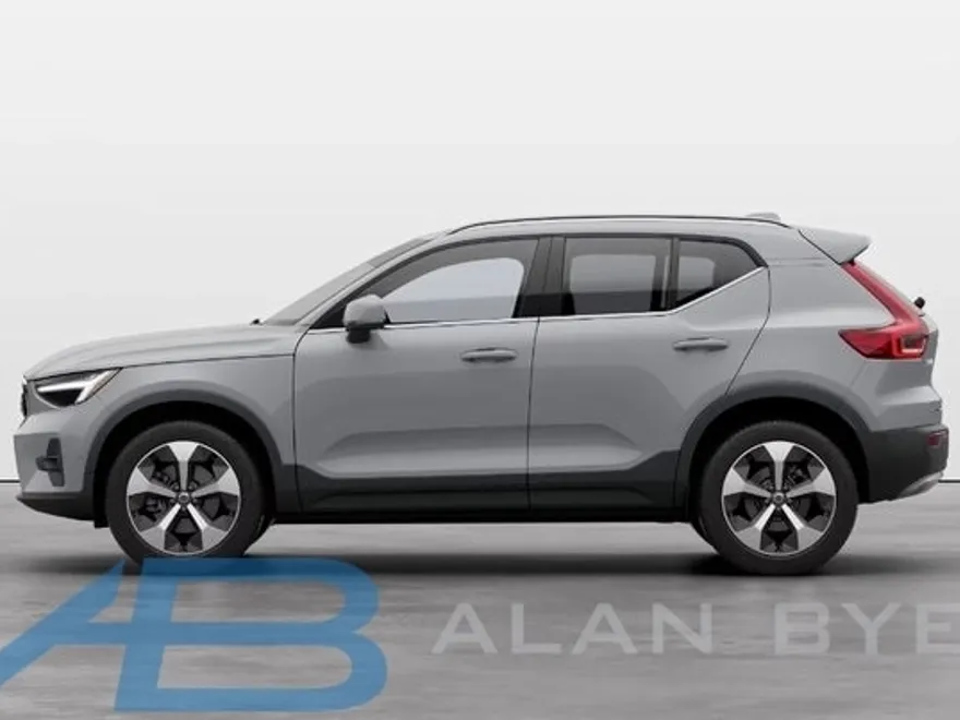 2025 Volvo XC40 Plus photo 1