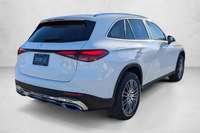 2025 Mercedes Benz GLC 300 photo 1