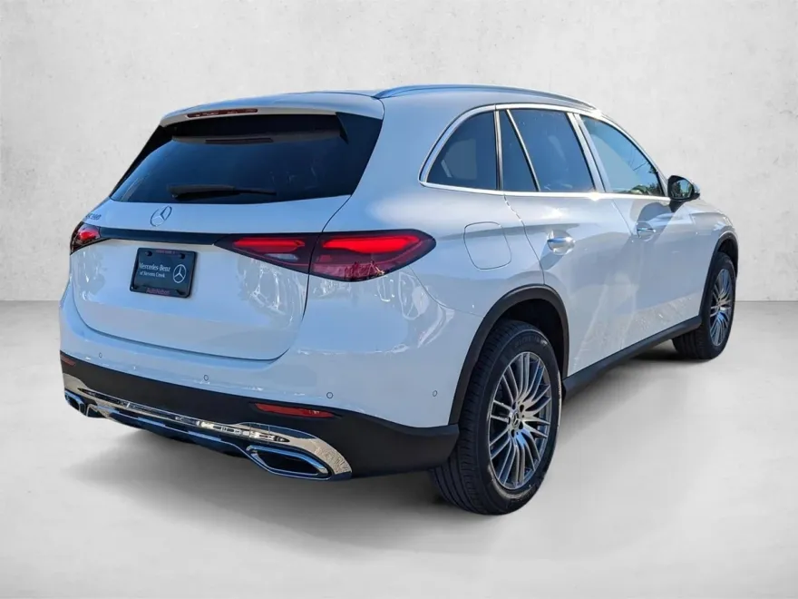 2025 Mercedes Benz GLC 300 photo 1