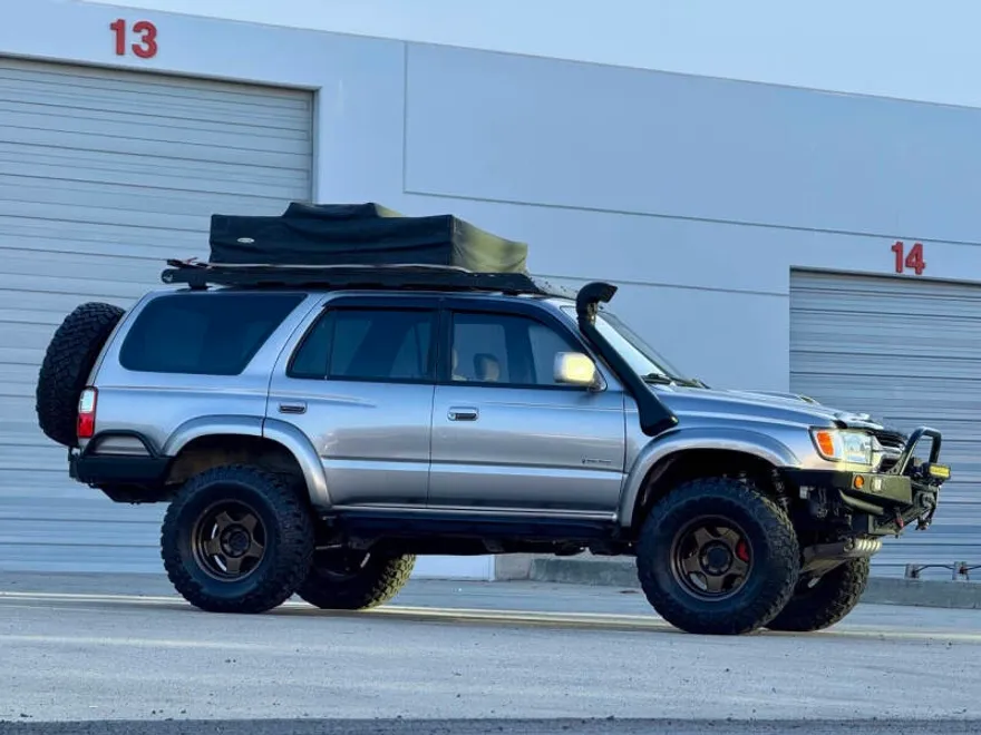 2002 Toyota 4Runner SR5 photo 1