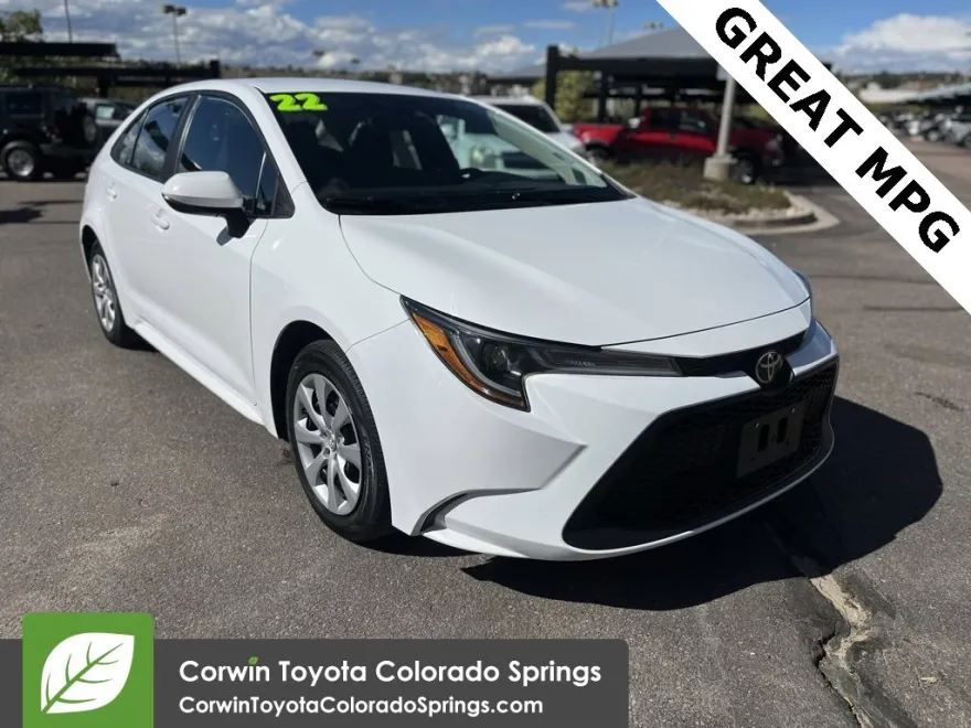 2022 Toyota Corolla LE photo 1