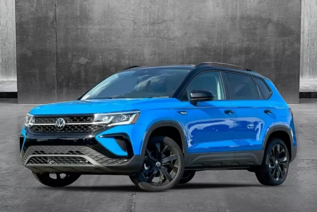 2025 Volkswagen Taos SE photo 1