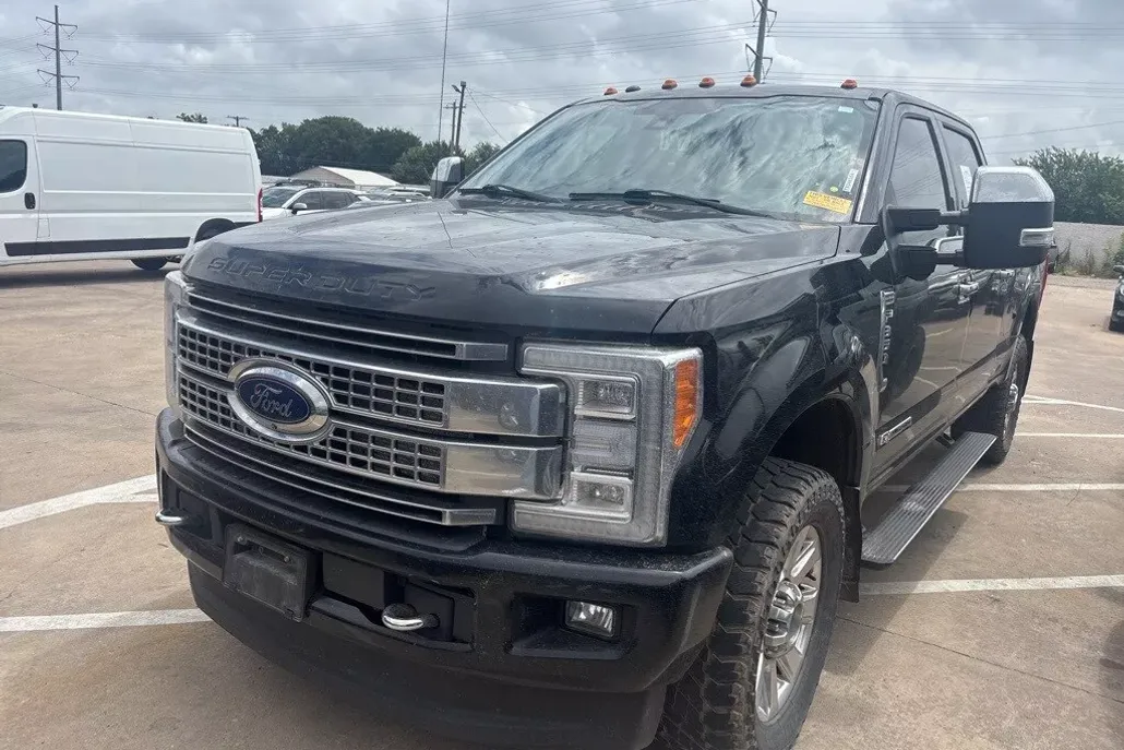 2017 Ford F-350 Platinum photo 1