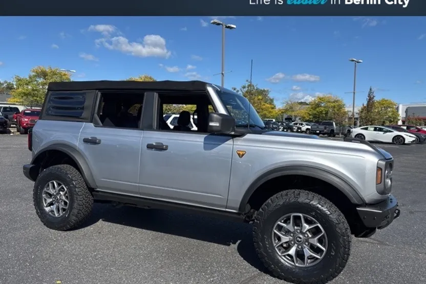 2021 Ford Bronco Badlands photo 1