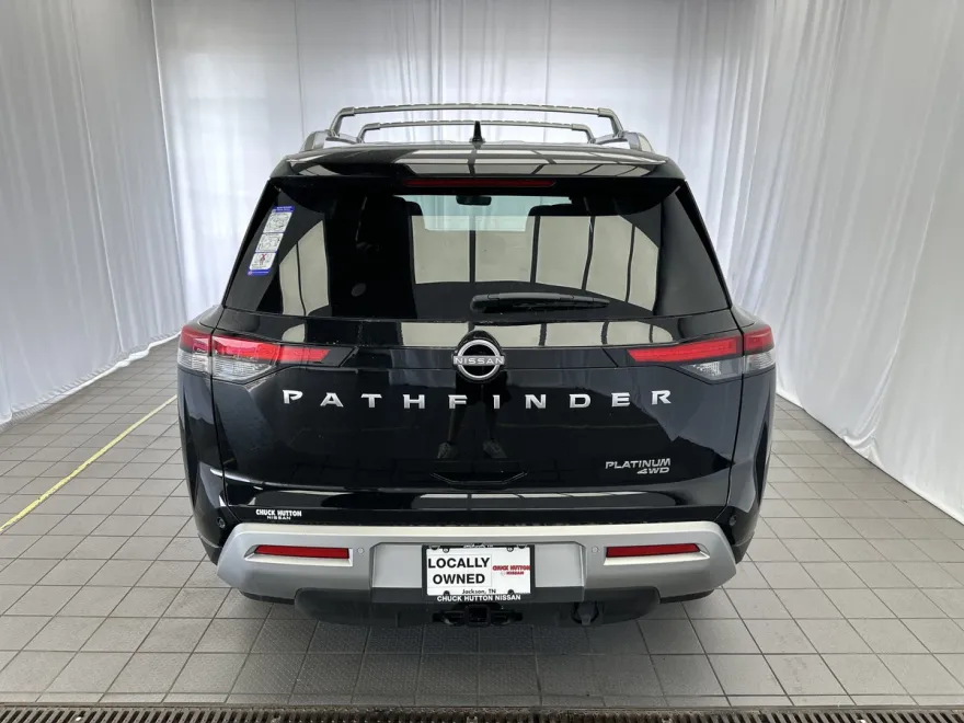 2025 Nissan Pathfinder Platinum photo 1