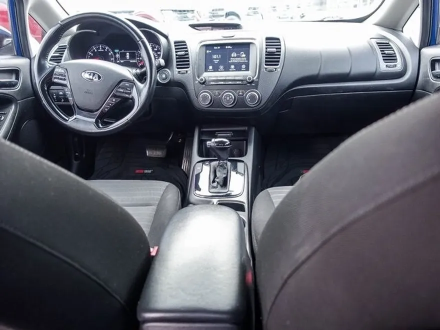 2017 Kia Forte LX S photo 1