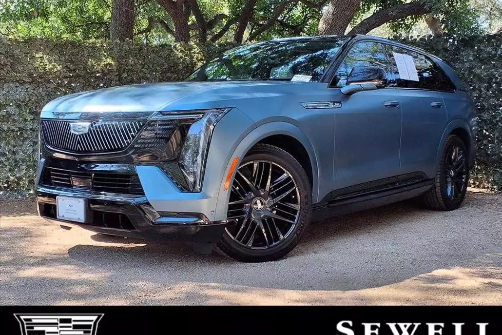 2025 Cadillac Escalade IQ Sport photo 1