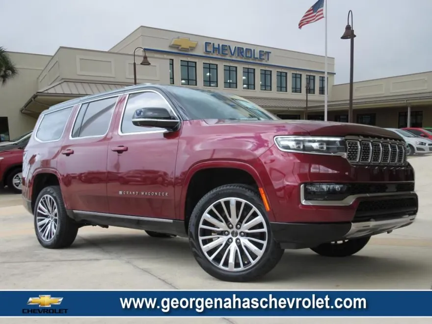 2023 Jeep Grand Wagoneer III photo 1