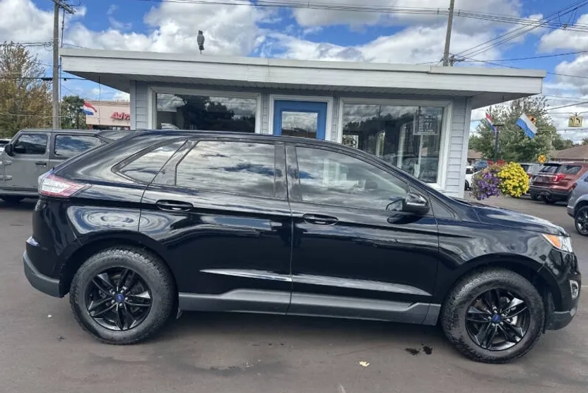 2017 Ford Edge SEL photo 1