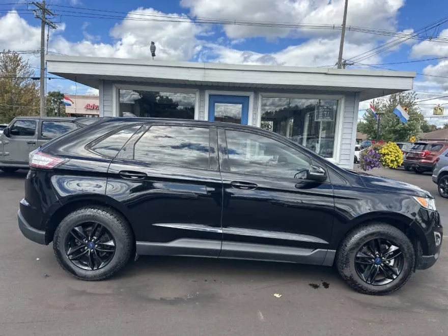 2017 Ford Edge SEL photo 1