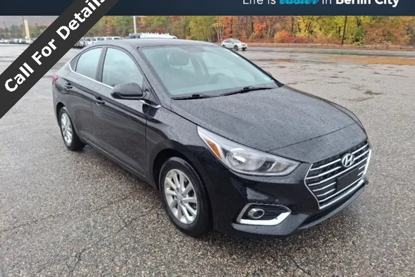 2022 Hyundai Accent SEL photo 1