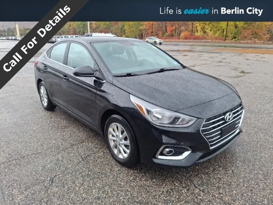 2022 Hyundai Accent SEL photo 1
