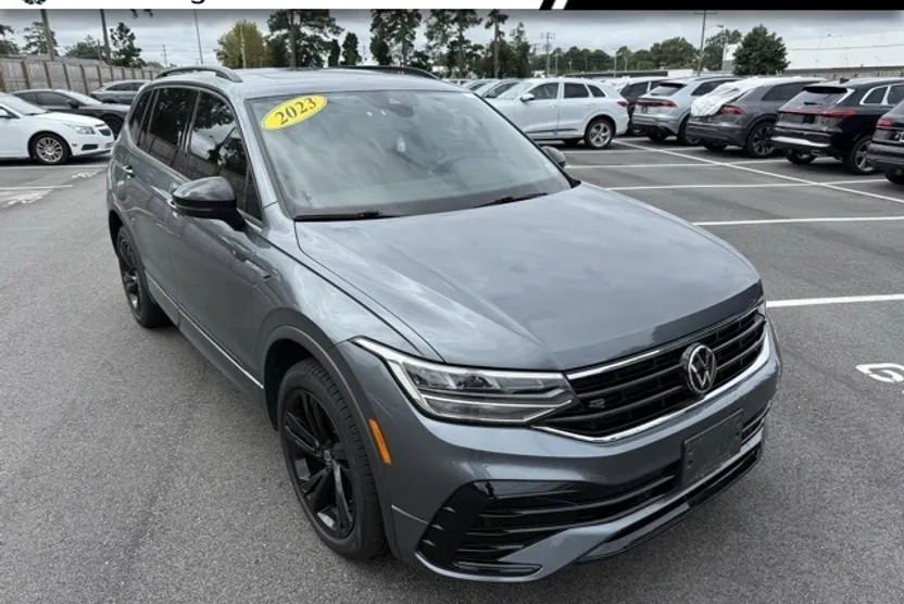 2023 Volkswagen Tiguan SE R-Line Black photo 1