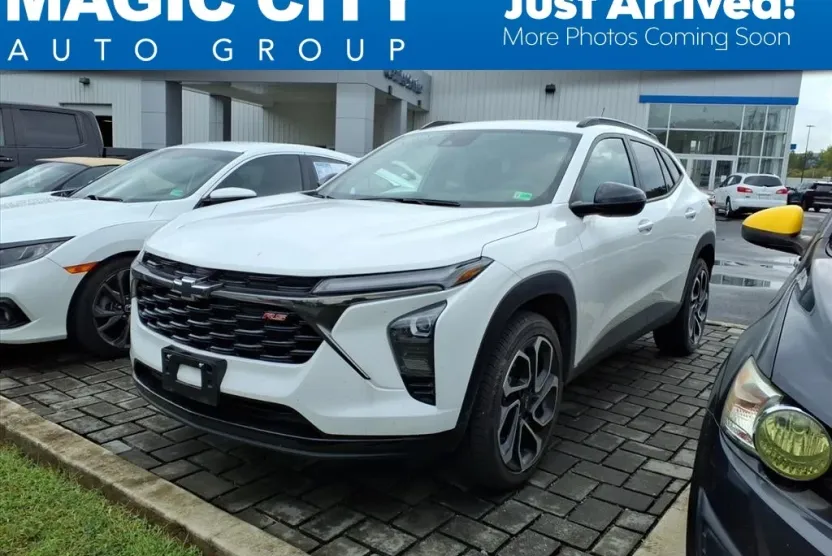 2024 Chevrolet Trax photo 1