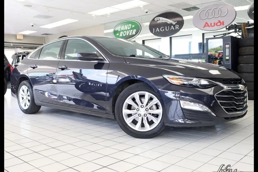 2023 Chevrolet Malibu 1LT photo 1