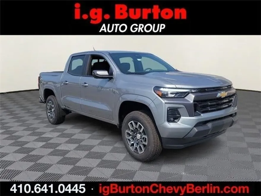 2024 Chevrolet Colorado LT photo 1