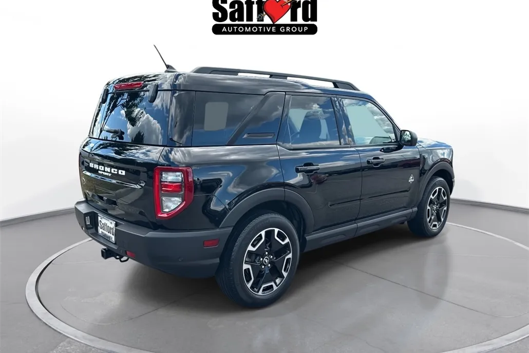 2021 Ford Bronco Sport Outer Banks photo 1