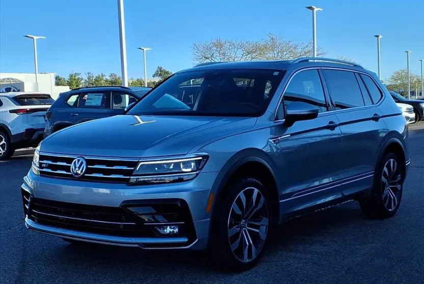 2021 Volkswagen Tiguan SEL Premium R-Line photo 1