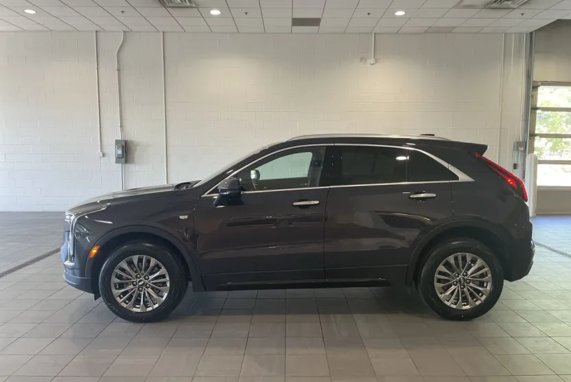 2025 Cadillac XT4 Premium Luxury photo 1