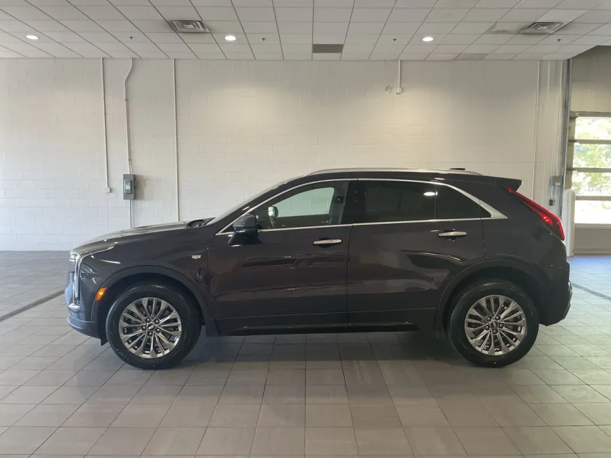 2025 Cadillac XT4 Premium Luxury photo 1