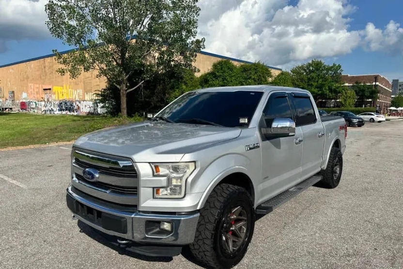 2015 Ford F-150 Lariat photo 1