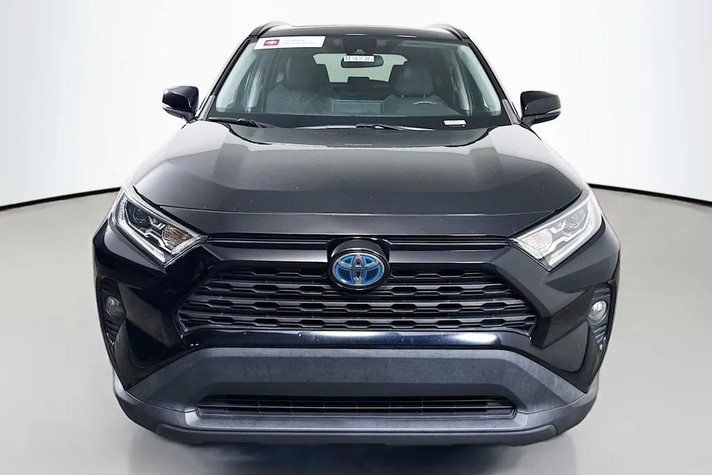 2021 Toyota RAV4 Hybrid XLE photo 1
