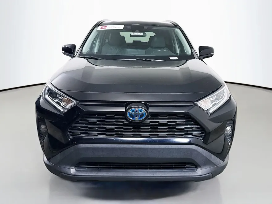2021 Toyota RAV4 Hybrid XLE photo 1