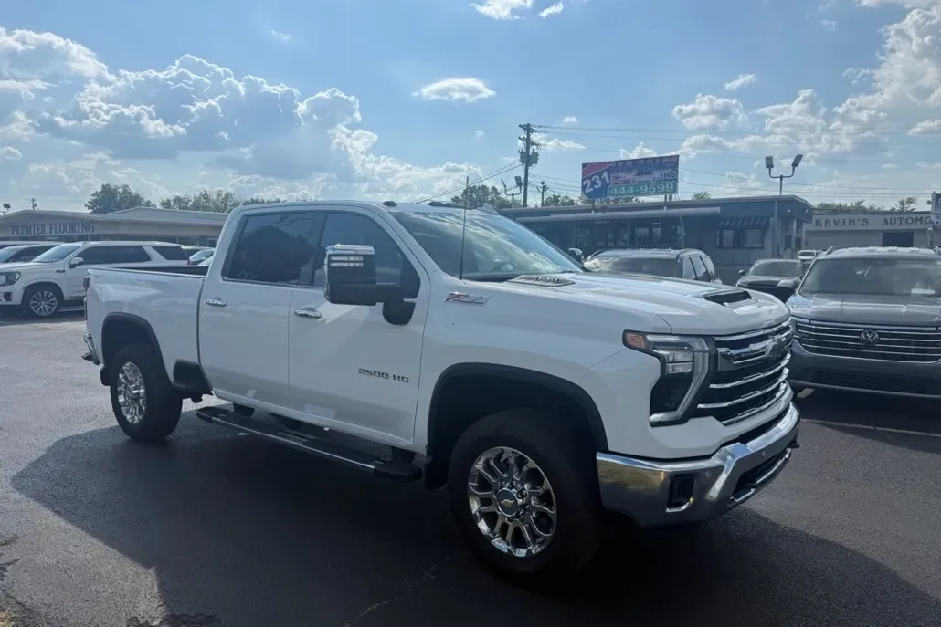 2025 Chevrolet Silverado 2500HD LTZ photo 1