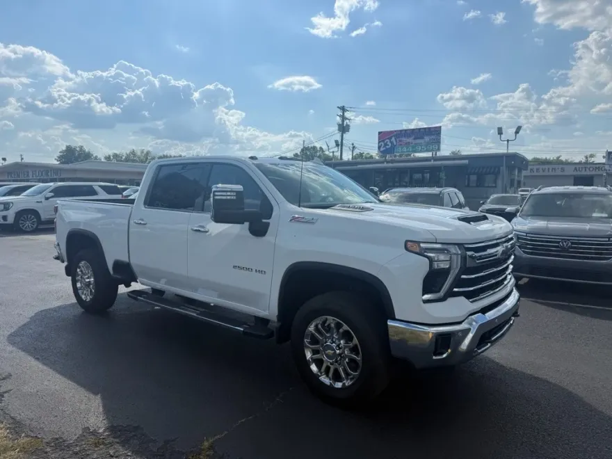 2025 Chevrolet Silverado 2500HD LTZ photo 1