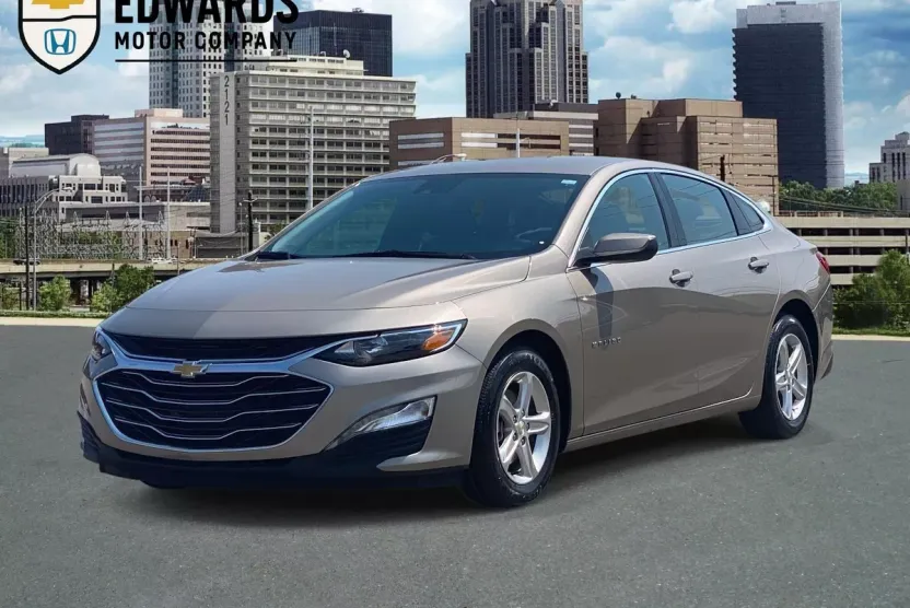 2024 Chevrolet Malibu 1LT photo 1