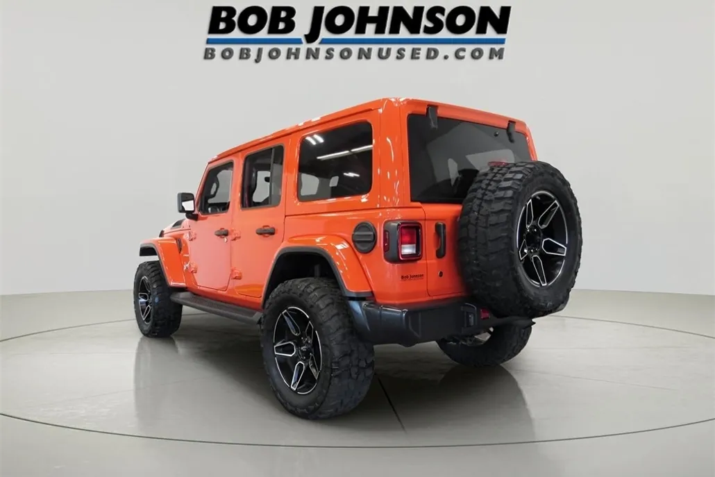 2020 Jeep Wrangler Unlimited Sahara photo 1