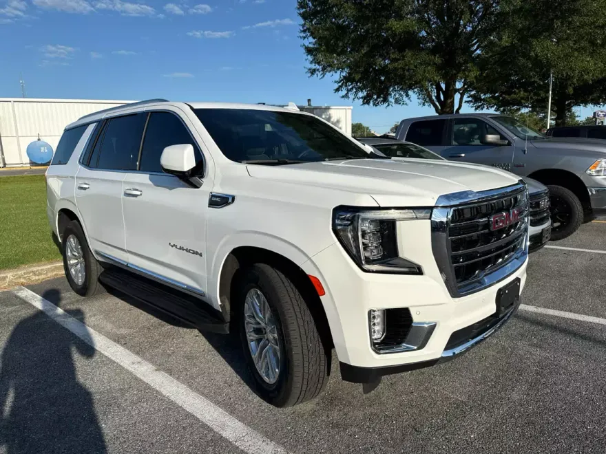 2023 Gmc Yukon SLT photo 1