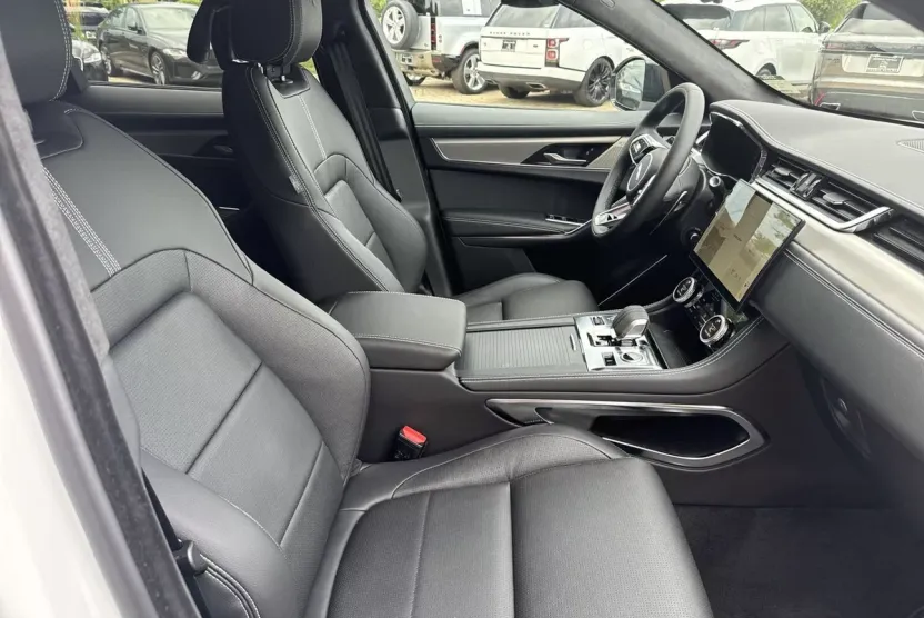 2025 Jaguar F-PACE P250 R-Dynamic S photo 1