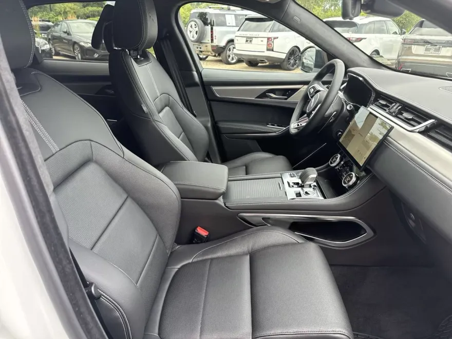 2025 Jaguar F-PACE P250 R-Dynamic S photo 1