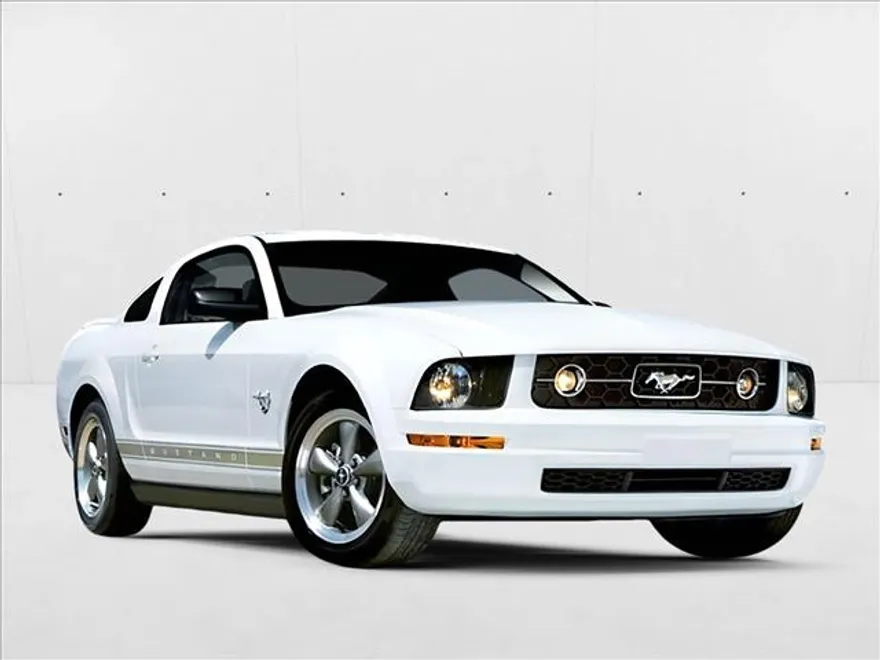 2008 Ford Mustang Premium photo 1