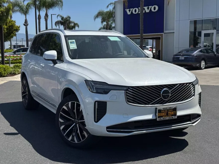 2025 Volvo XC90 Plus photo 1