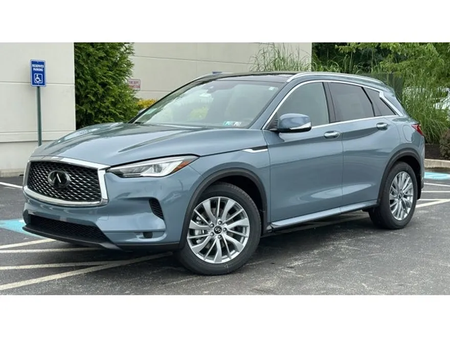 2024 Infiniti QX50 Luxe AWD photo 1