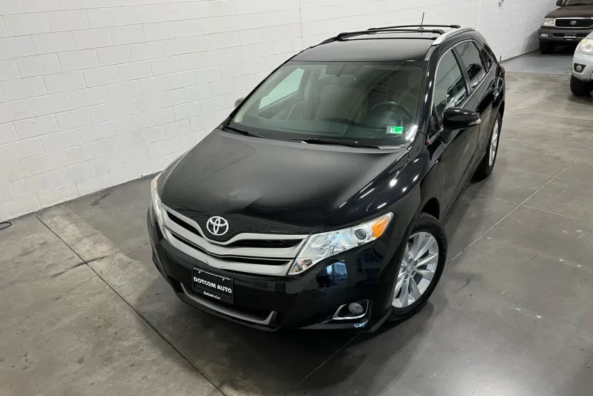 2013 Toyota Venza LE photo 1