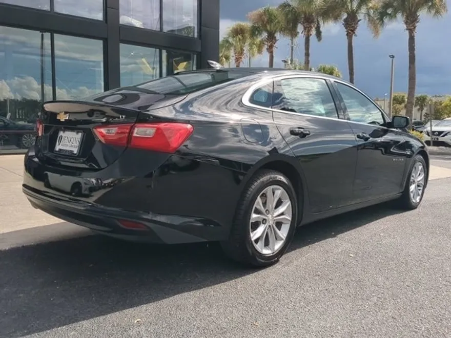 2023 Chevrolet Malibu 1LT photo 1