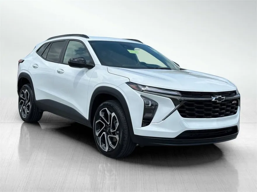 2024 Chevrolet Trax photo 1