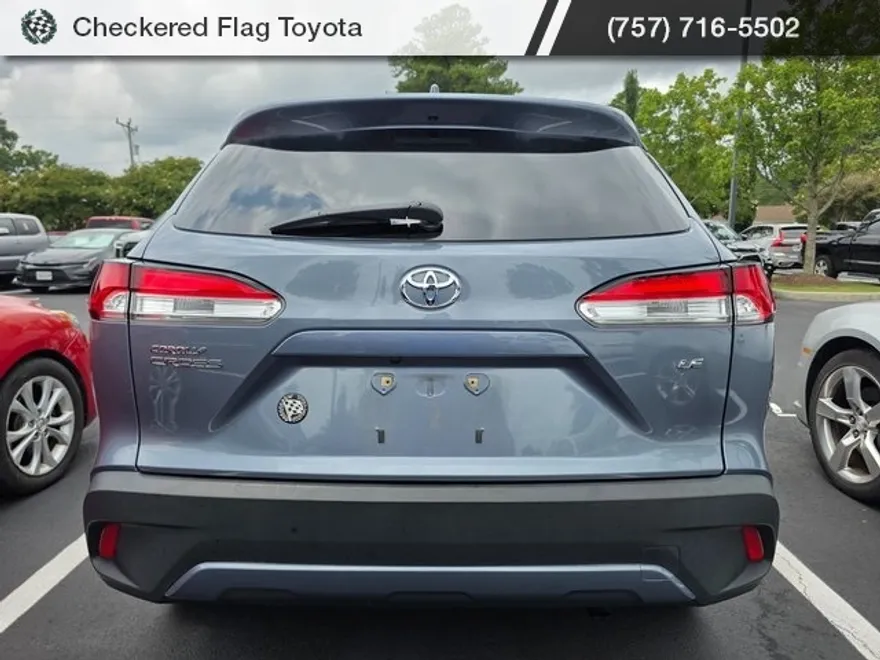 2022 Toyota Corolla Cross LE photo 4