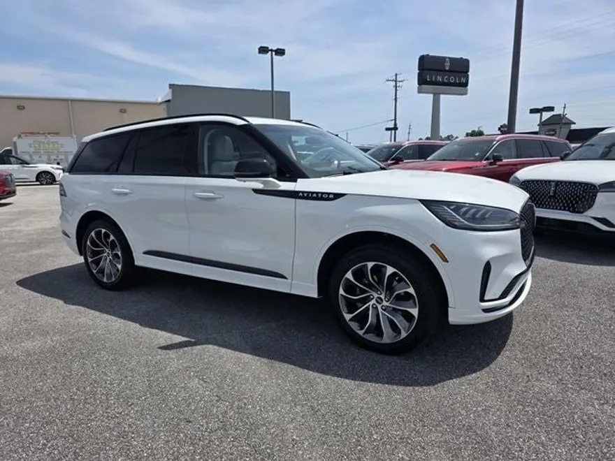 2025 Lincoln Aviator Premiere photo 1