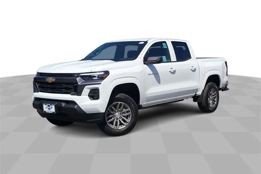 2025 Chevrolet Colorado Work Truck LT photo 1