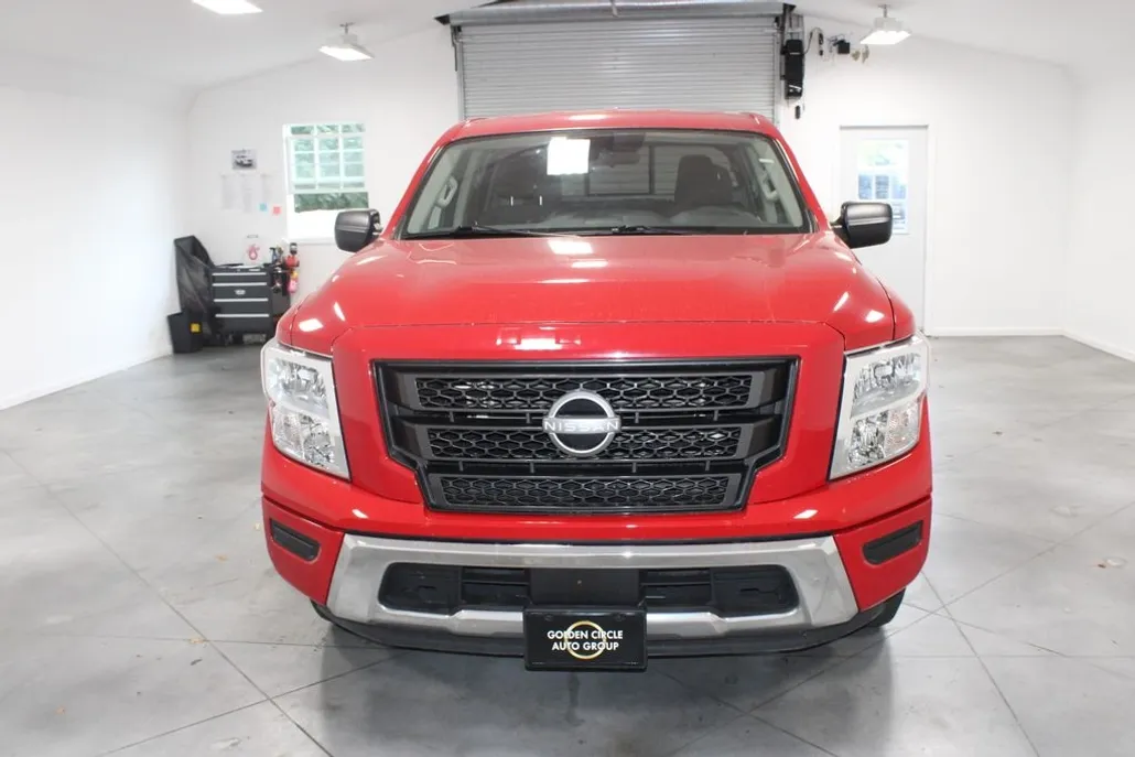 2023 Nissan Titan SV photo 1