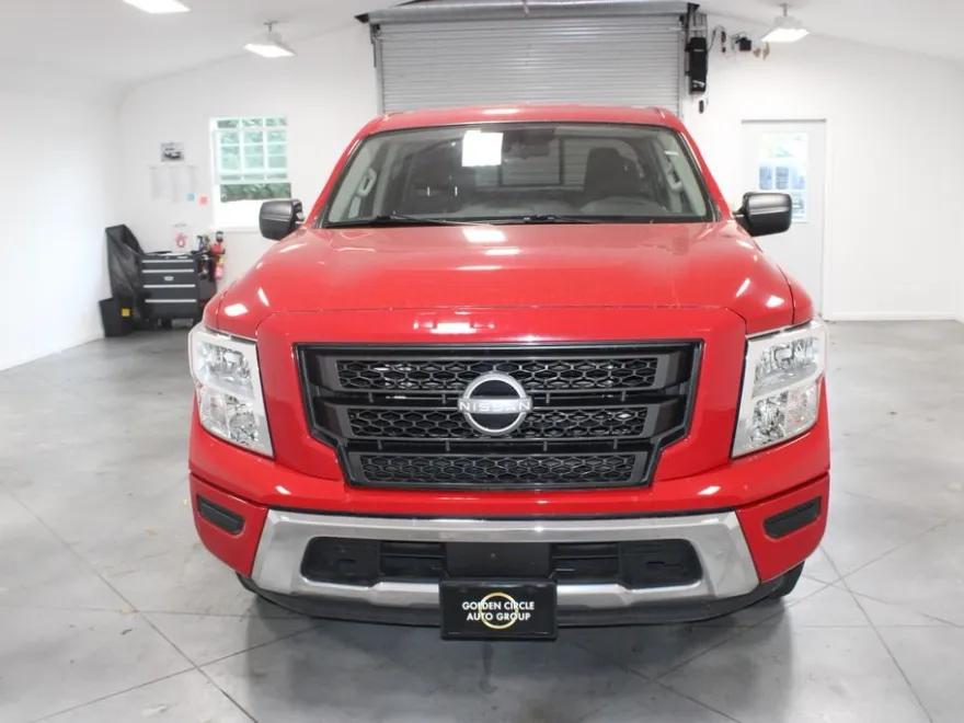 2023 Nissan Titan SV photo 1