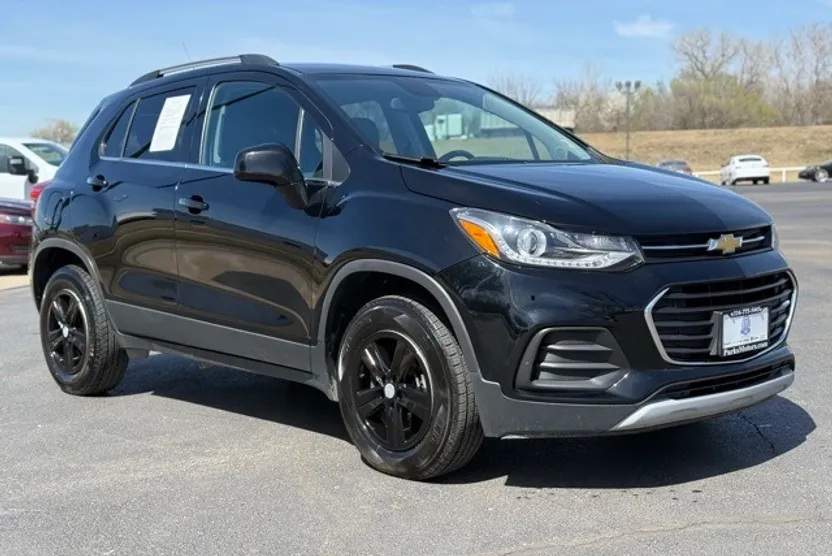 2020 Chevrolet Trax LT photo 1