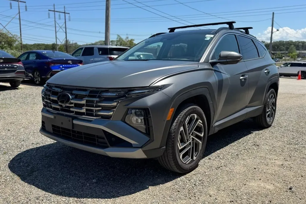 2025 Hyundai Tucson Limited photo 1