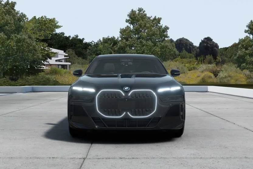 2026 Bmw 750e photo 1